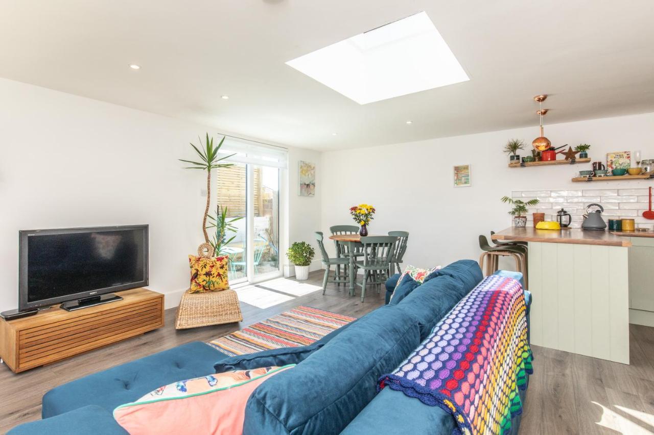 Beach, Hills, Food, Scenic Walks-The Kelp House. Peacehaven Exterior foto